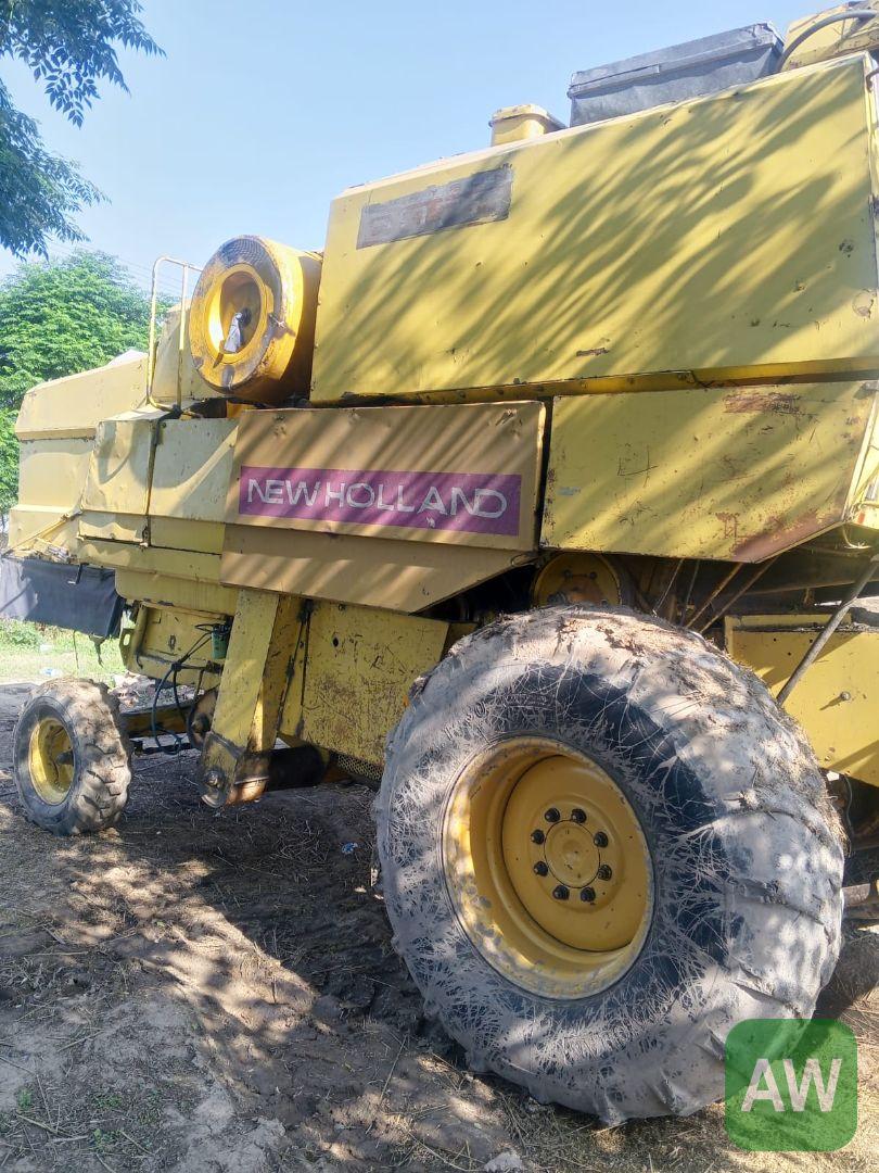 New Holland 8070