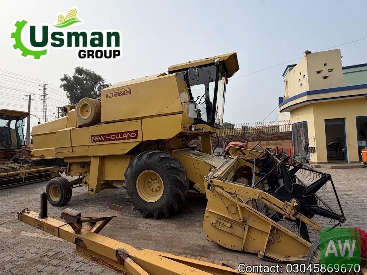 New Holland 8070
