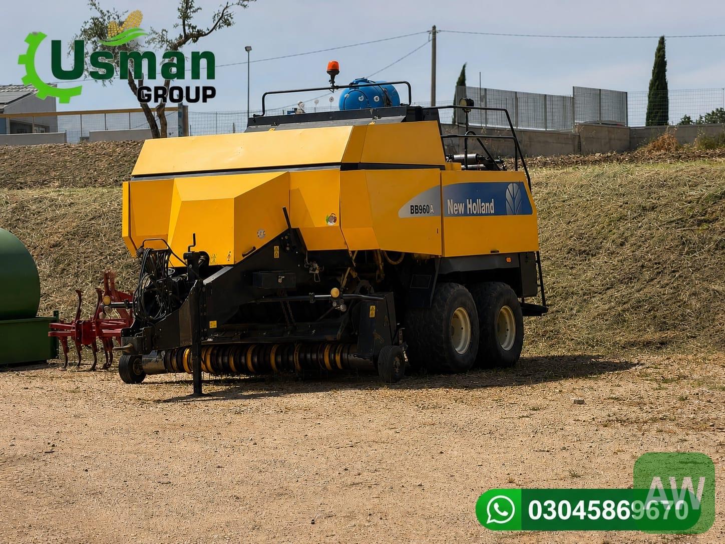 Road Grass New Holland BB960A Baler