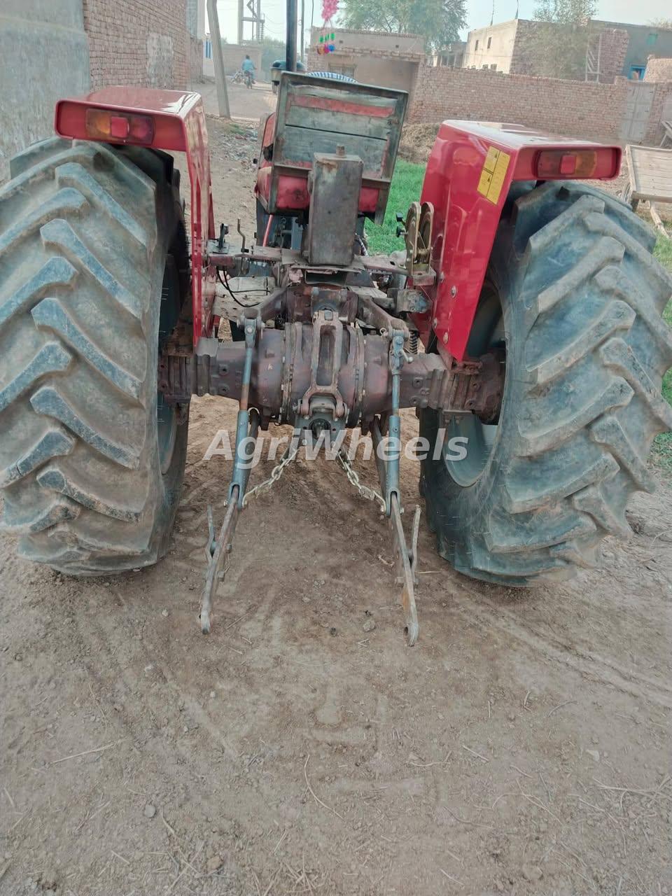 Massey Ferguson 375 Model 1999